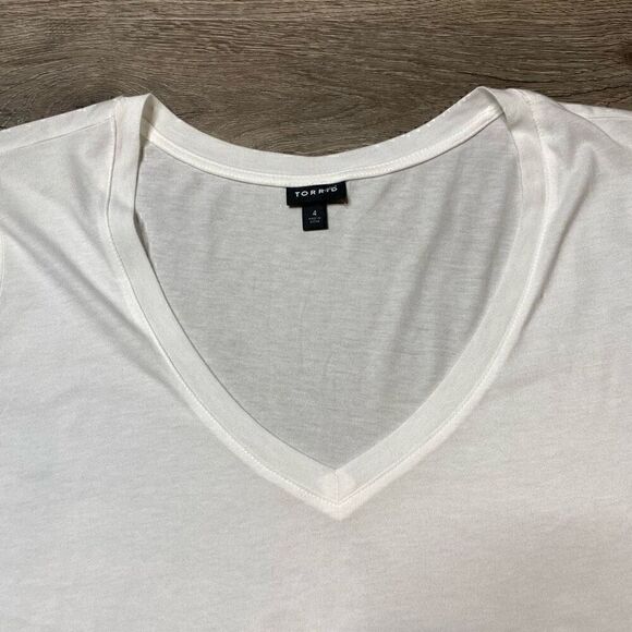Torrid White Long Sleeve Tshirt Basic Top Tunic Size 4X Stretch Pristine Cond. - Picture 2 of 8